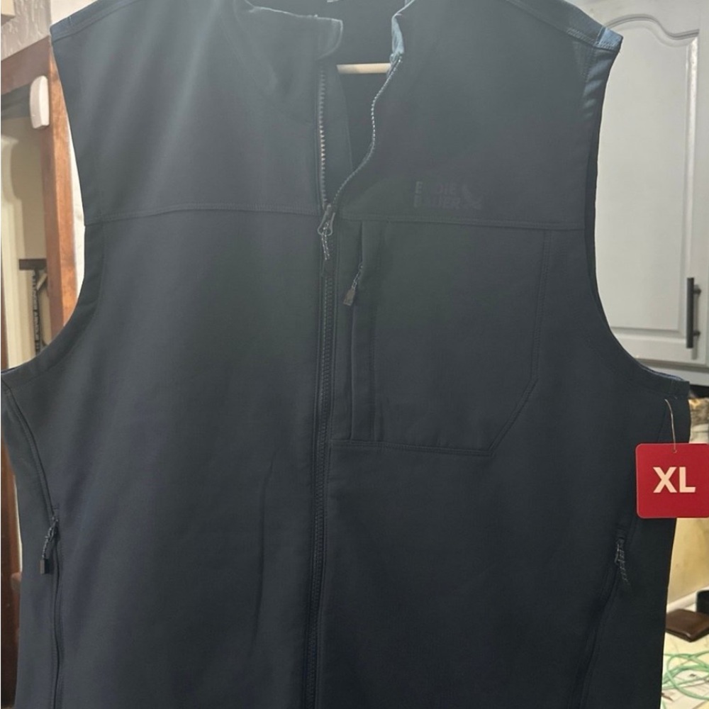 NWT Eddie Bauer Men’s Softshell Vest - Size XL - Navy